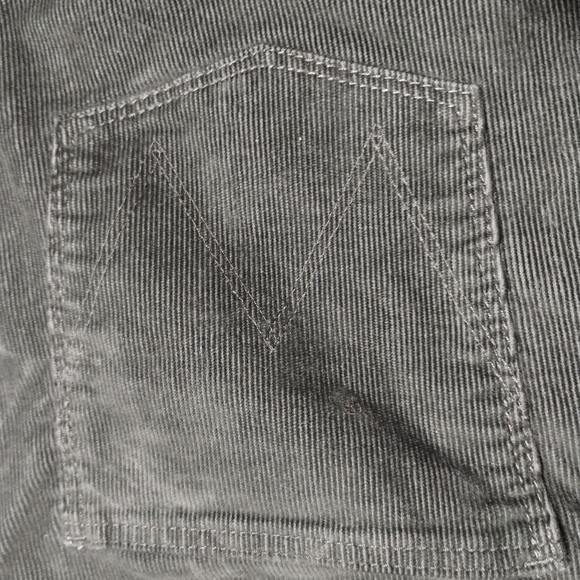 🦋🏵️🦋Wrangler Green Corduroy Flared Pants Size 14×34 - Picture 12 of 14